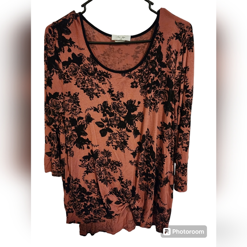 Rue Juju Handkerchief Hemline Pullover Blouse